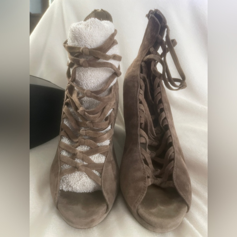 b. makowsky Tan Suede Knot- Centered Strappy Bootie